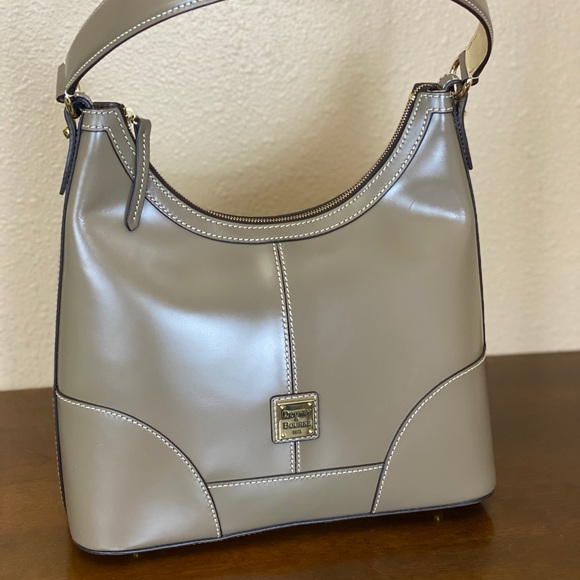 DOONEY AND BOURKE💥NWT💥 TAUPE LEATHER HOBO BAG